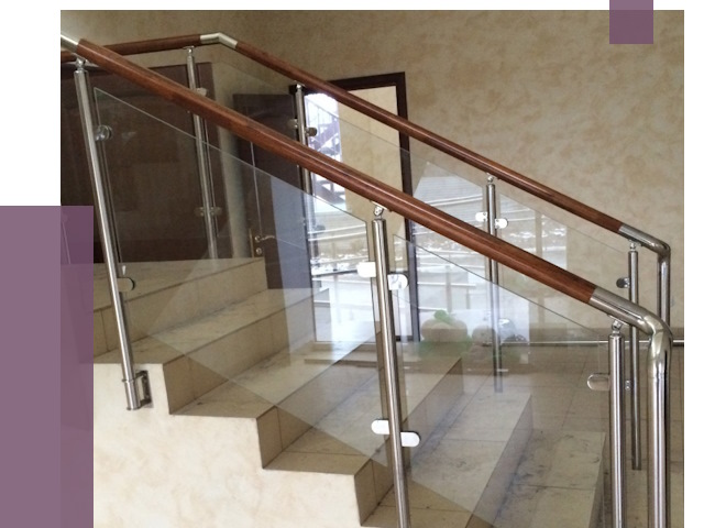 Комбинированные перила из металла и дерева в Улане-Удэ